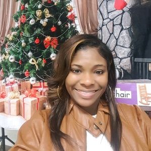 Meet your Posher, Deandra